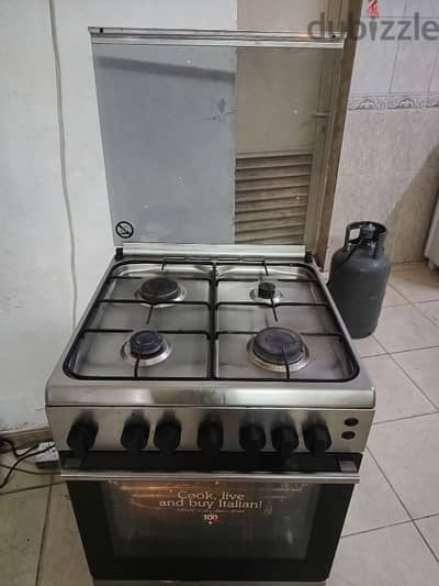 4 burner Italian gas stove with automatic ignition