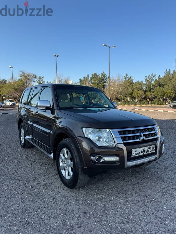 Mitsubishi Pajero 2017 1