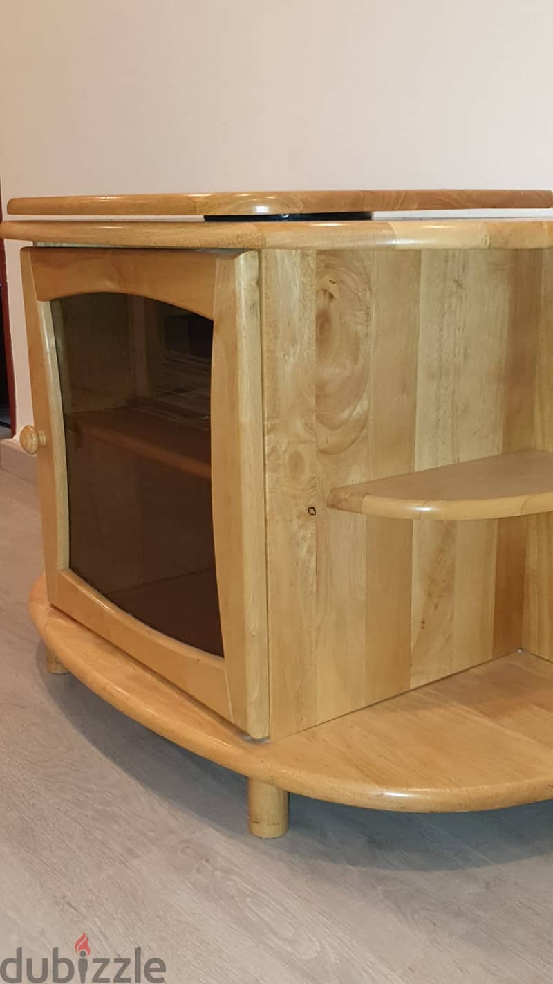 Pine wood Tv cabinet in very good condition 5