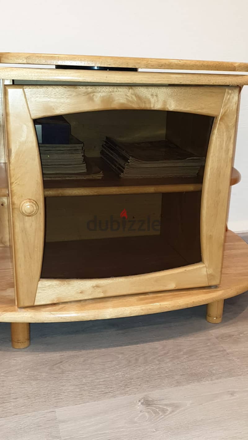 Pine wood Tv cabinet in very good condition 7