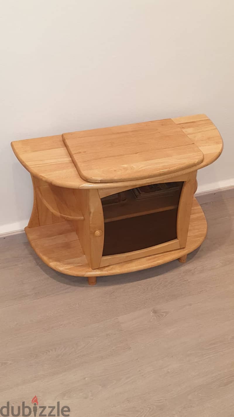 Pine wood Tv cabinet in very good condition 8