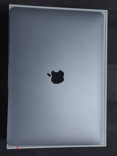 Apple MACBOOK M1 silver