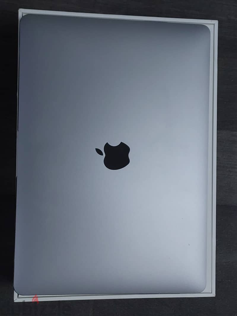 Apple MACBOOK M1 silver 0