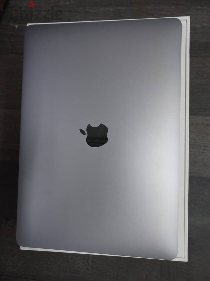 Apple MACBOOK M1 silver 2