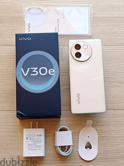 Vivo V30e. 12+12gb ram 256gb memory only box open new gift pc