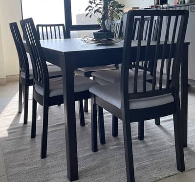 Dinning table with 8 chairs