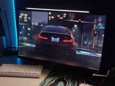 165 HZ 27inch Gaming monitor w/Monitor Arm