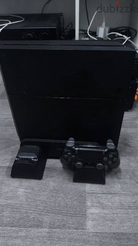 ps4 stand with controller charger 3