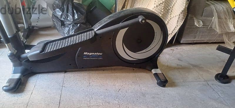 Elliptical trainer for gym 2