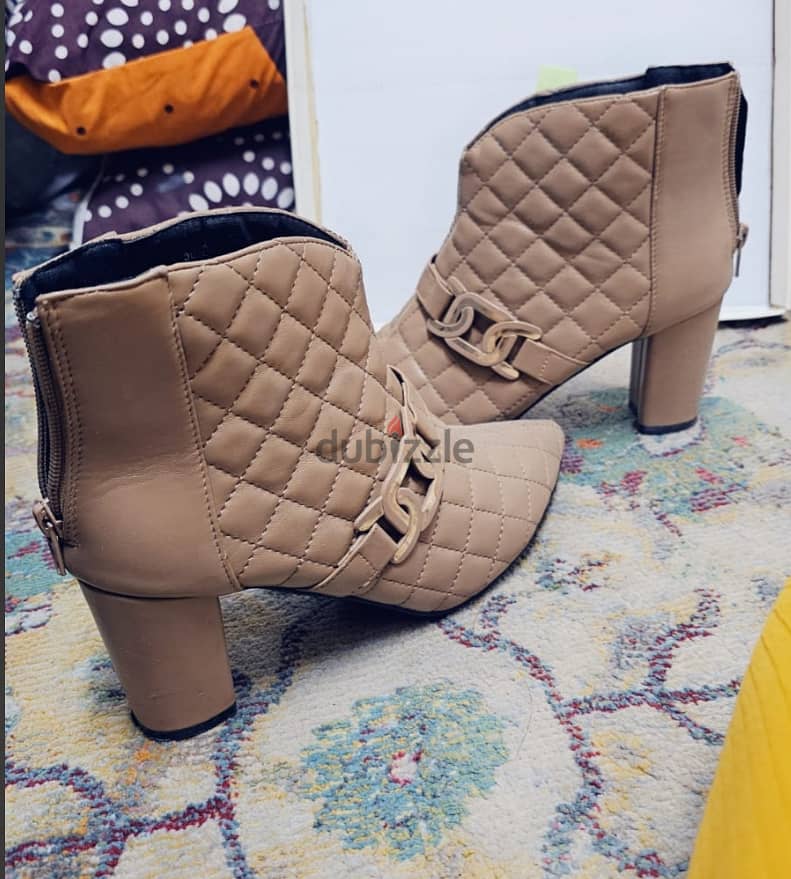 Beige Heeled Boots - size 39 0