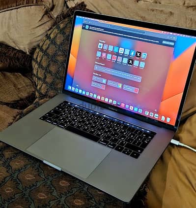 Apple Macbook Pro i7 - 15 Inch