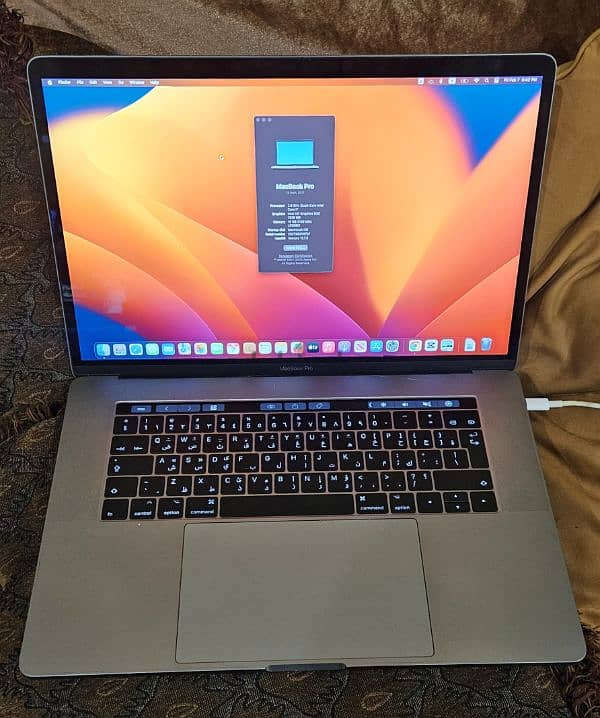 Apple Macbook Pro i7 - 15 Inch 1