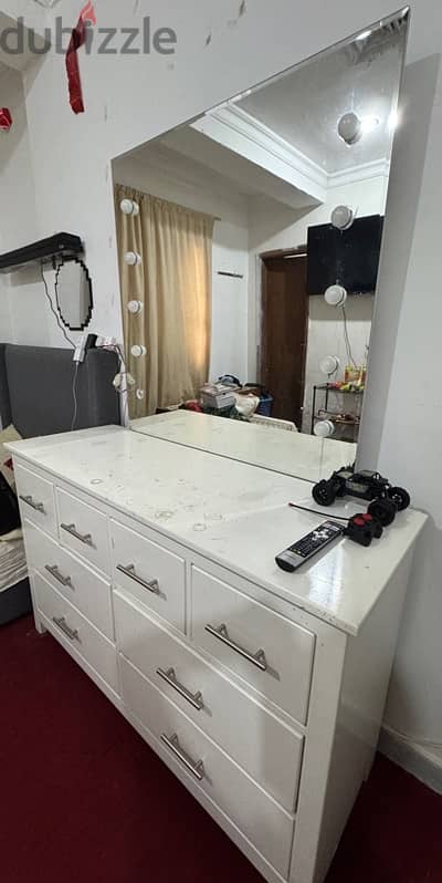 Bed(120X200) and dressing table for sale