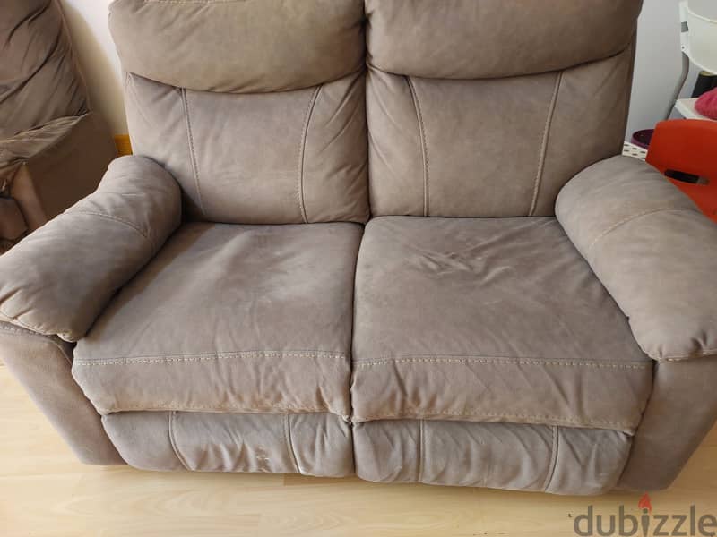 Homecenter Two seater recliner 2