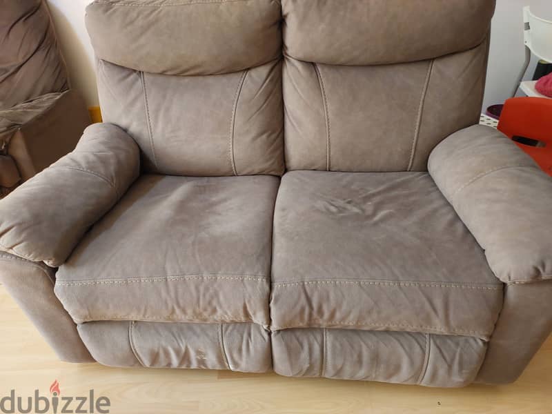 Homecenter Two seater recliner 3