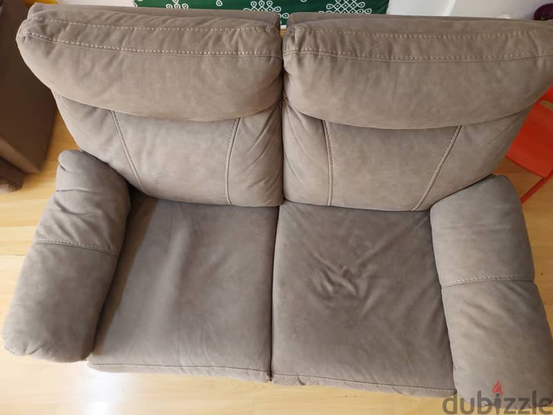 Homecenter Two seater recliner 4