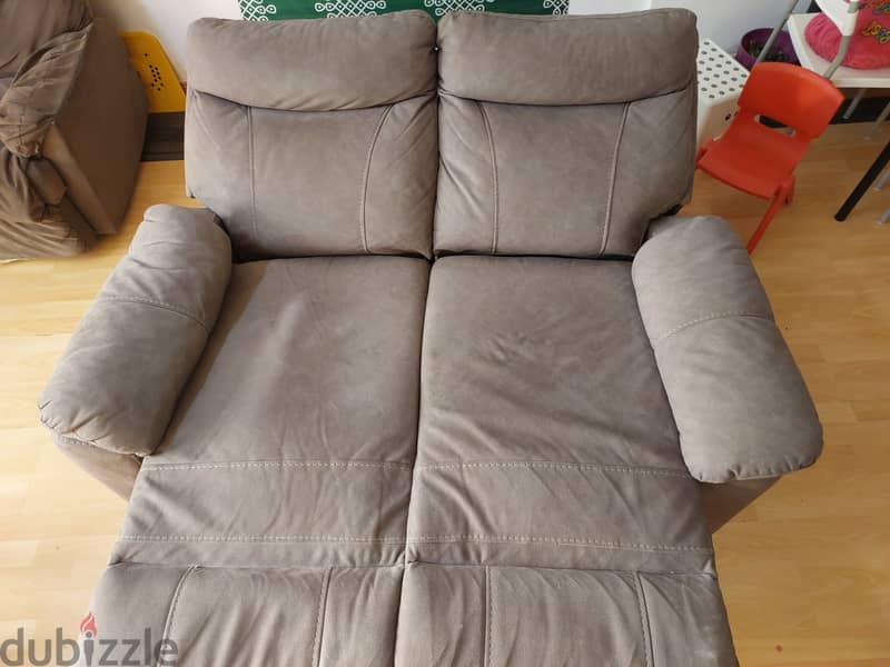 Homecenter Two seater recliner 9