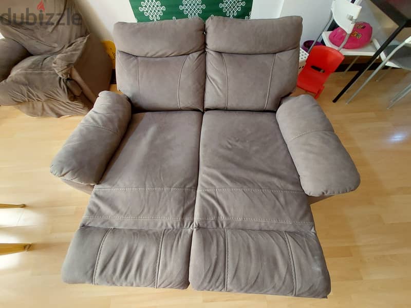 Homecenter Two seater recliner 11