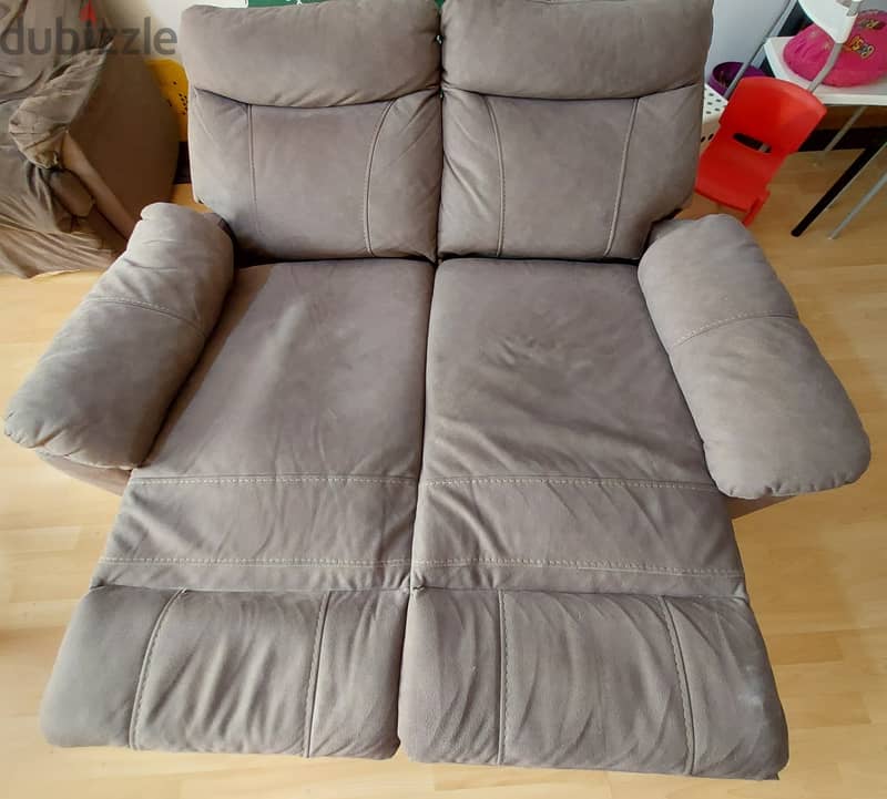 Homecenter Two seater recliner 12