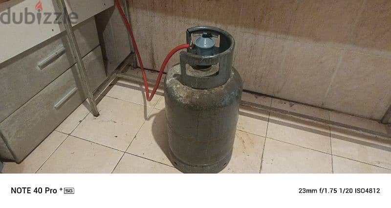 gas cylinder 3