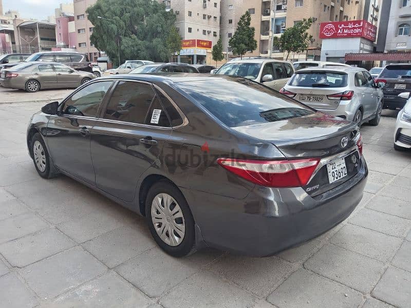 Toyota Camry 2017 4