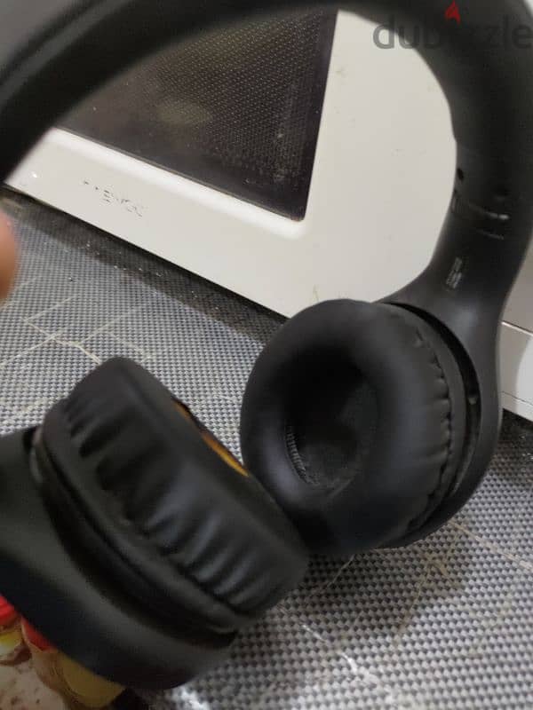 hp original headphones Bluetooth same as new 2