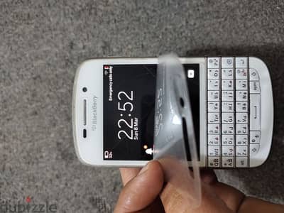 blackberry q10 original looks like new phone