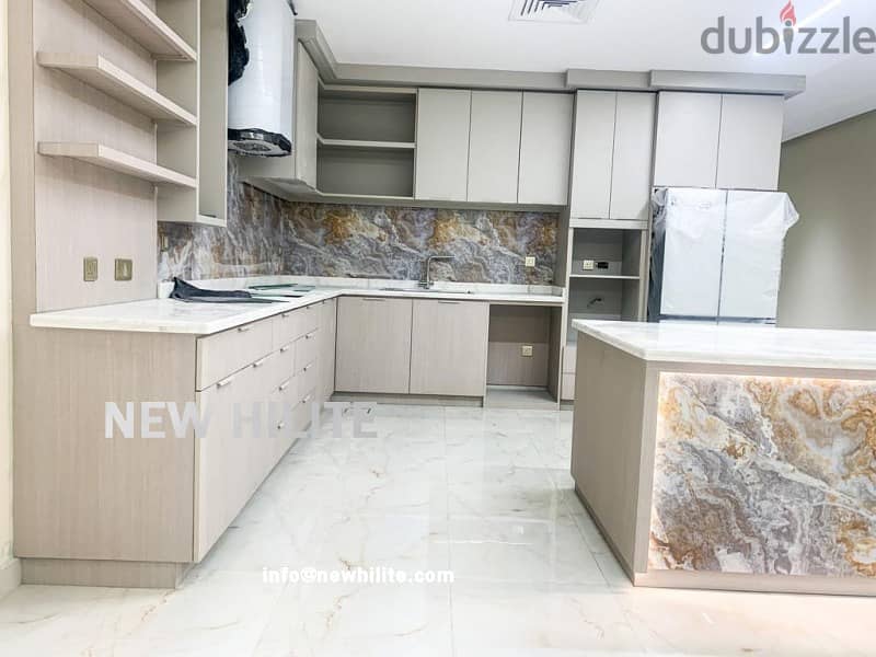 Huge three Bedroom Apartment for rent in Salwa with balcony 3