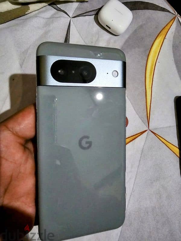 Google Pixel 8 4