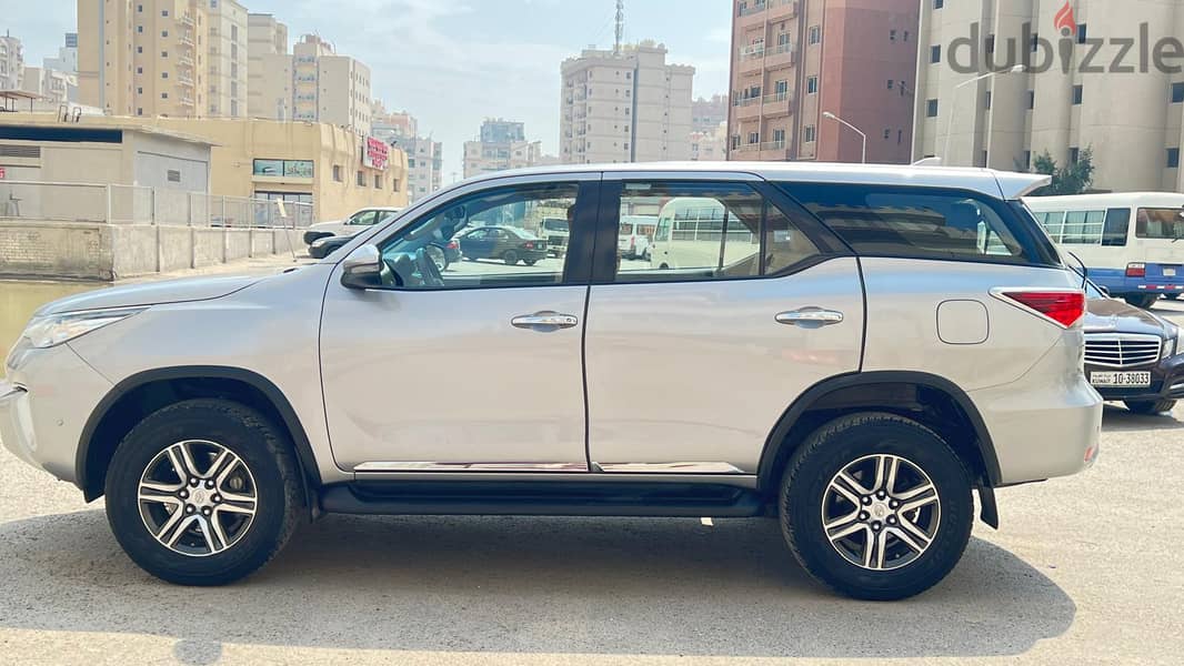 Toyota Fortuner 2020 5