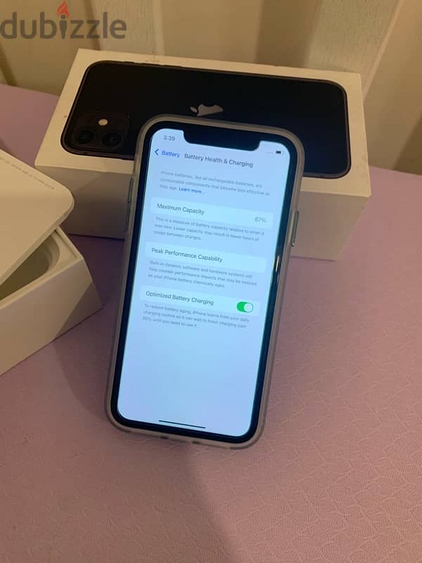 iPhone 11 . . 128gb battery 87% not open device not change anything 11