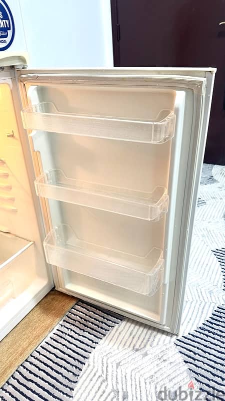 Hyundai Double door Fridge/Freezer 252 Ltr 1