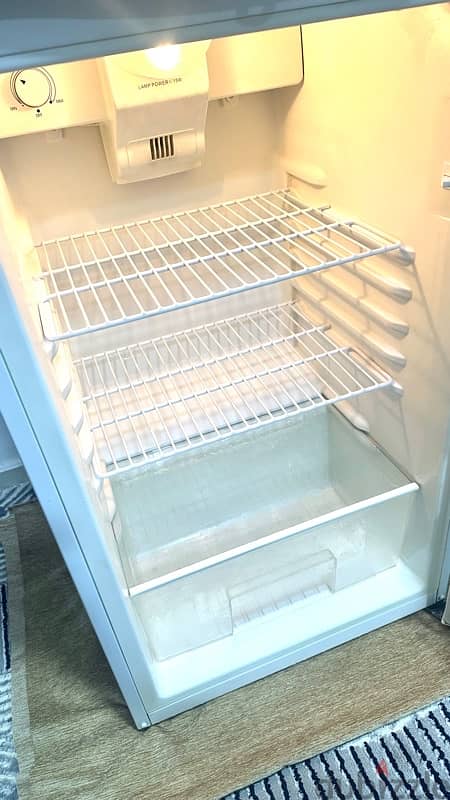 Hyundai Double door Fridge/Freezer 252 Ltr 4