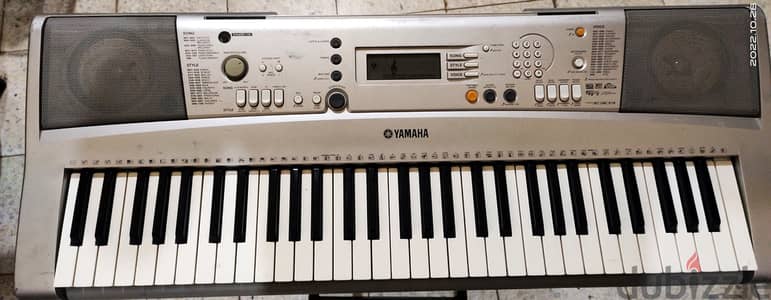 YAMAHA PAR E 303 Musical Keyboard for sale