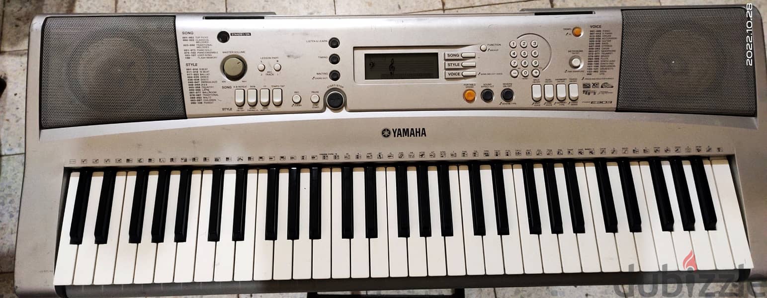 YAMAHA PAR E 303 Musical Keyboard for sale 0