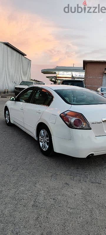 Nissan Altima 2011 1