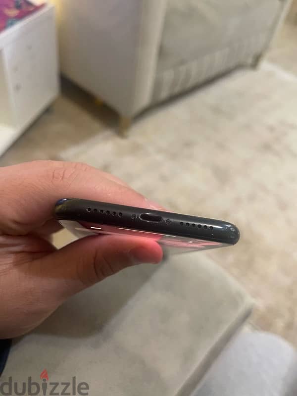 iPhone XR 128 gb battery 81% good condition 4