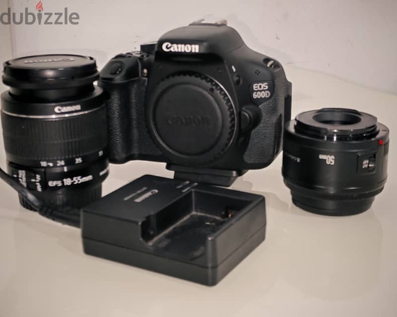 Hardly used Canon EOS 600D with 2 Lenses 0