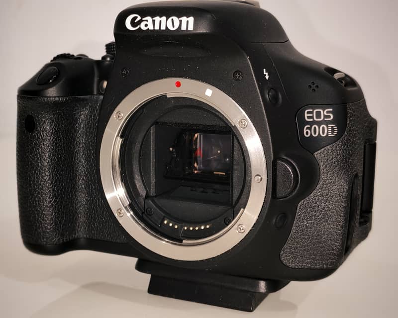 Hardly used Canon EOS 600D with 2 Lenses 5