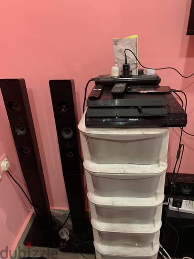 TV+ 5:1 Speaker + PS4 with 2 gaming console for immediate sale