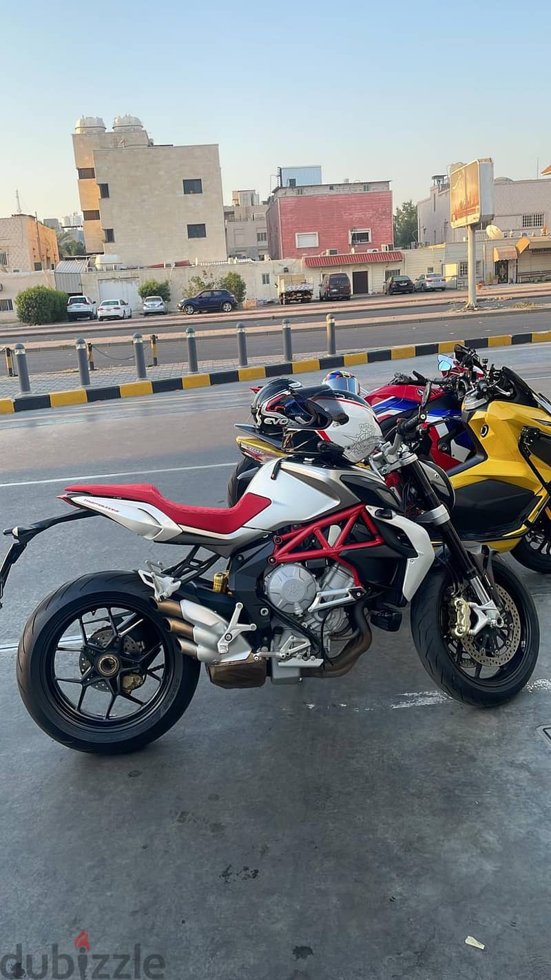 2015 MV Agusta Brutale 800 Like New condition 1