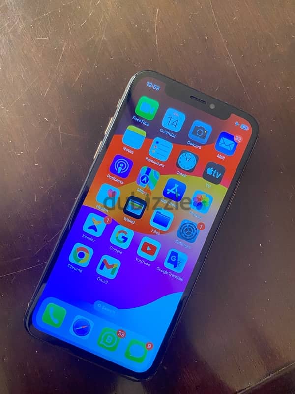 iphone xs 256 gb , neat and clean phone 3