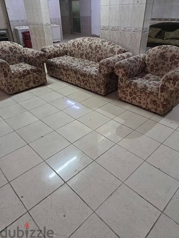 Three-piece living room, two chairs and a sofa, clean and strong 0