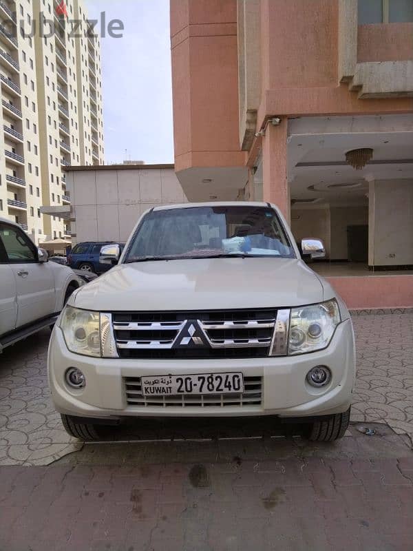 Mitsubishi Pajero 2012 1