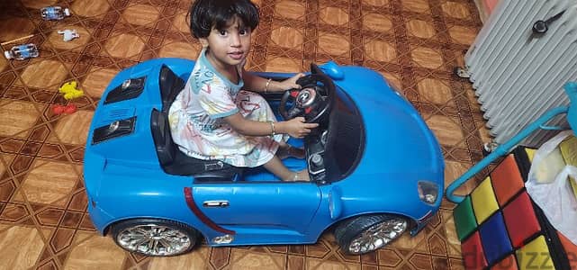 kids battery car for sale in excellent condition