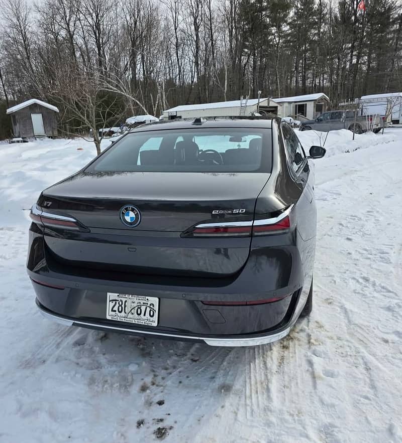 BMW i7 2024 E50 3