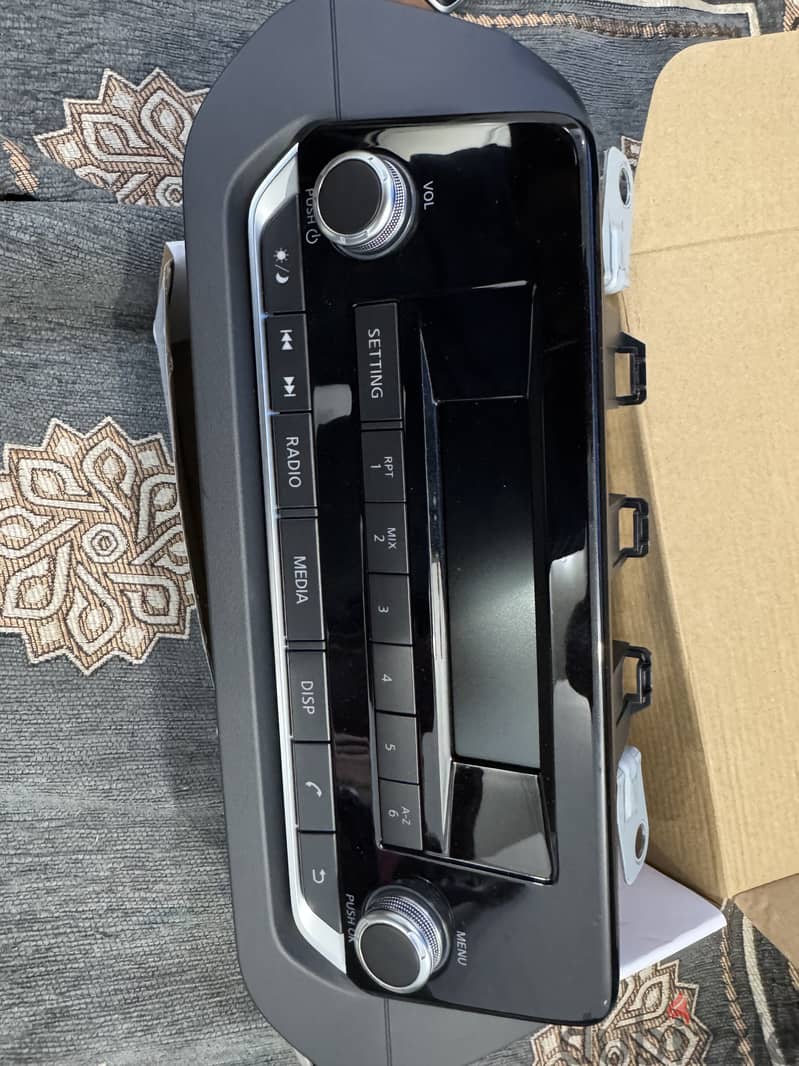 New Original Nissan Xtrail Audio system Head 1