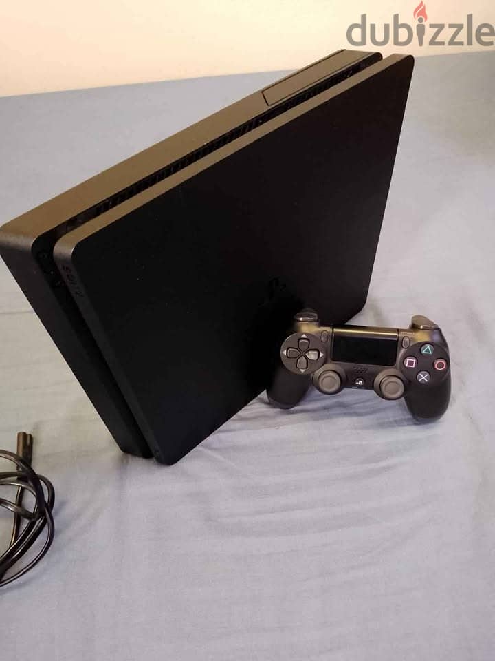 PS4 Slim 1TB in working condition, no issues at all, with 1 game. 1