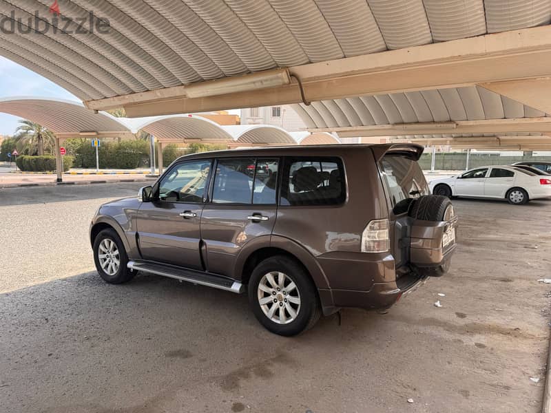 Mitsubishi Pajero 2011 1