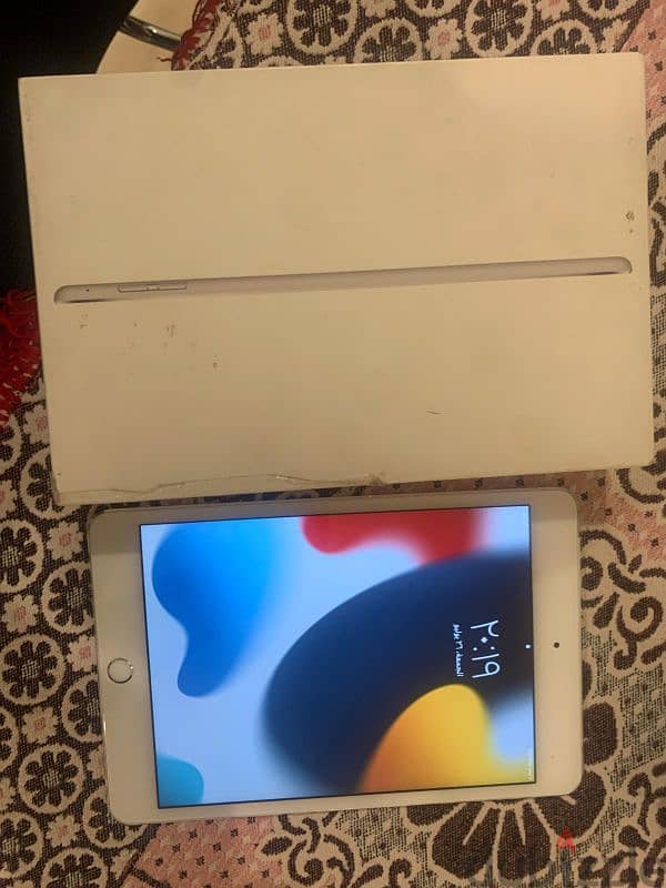 used I pad mini 4 like new 128 gb with sim 0